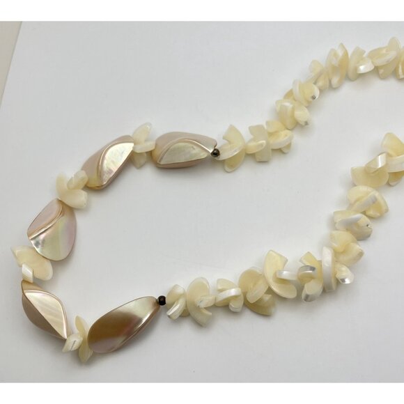 Vintage Faux  Mother of Pearl Beaded Necklace Chunky Surf Beach Island Luau - Picture 5 of 6